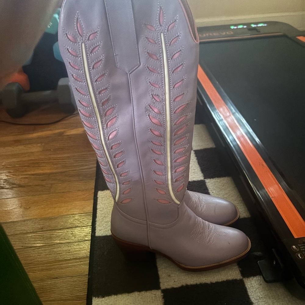 Women's Lavender Knee-High Boots - Picture 2 of 3